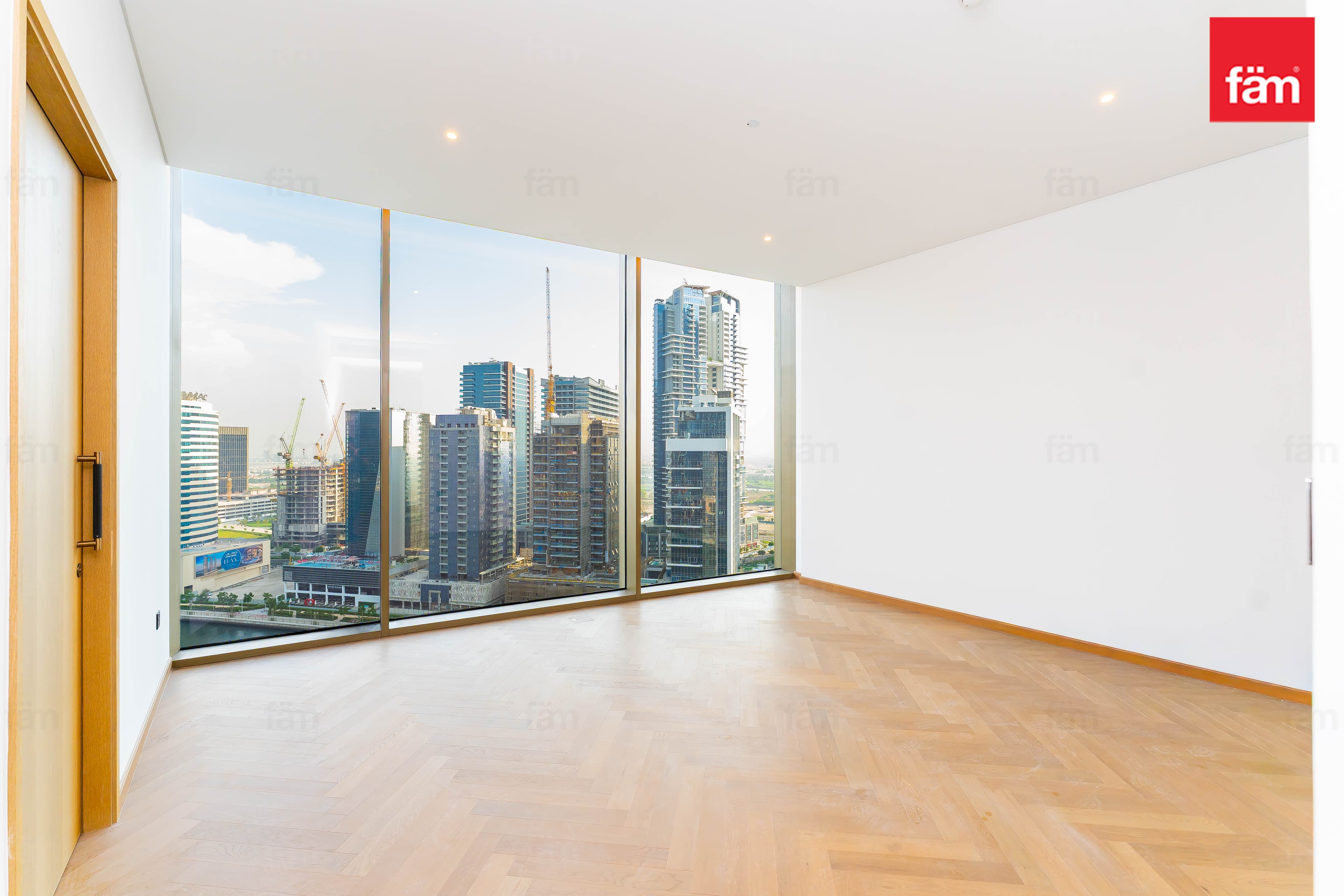 3 bedroom apartment in Jumeirah Living Business Bay, photograph 11 of 20