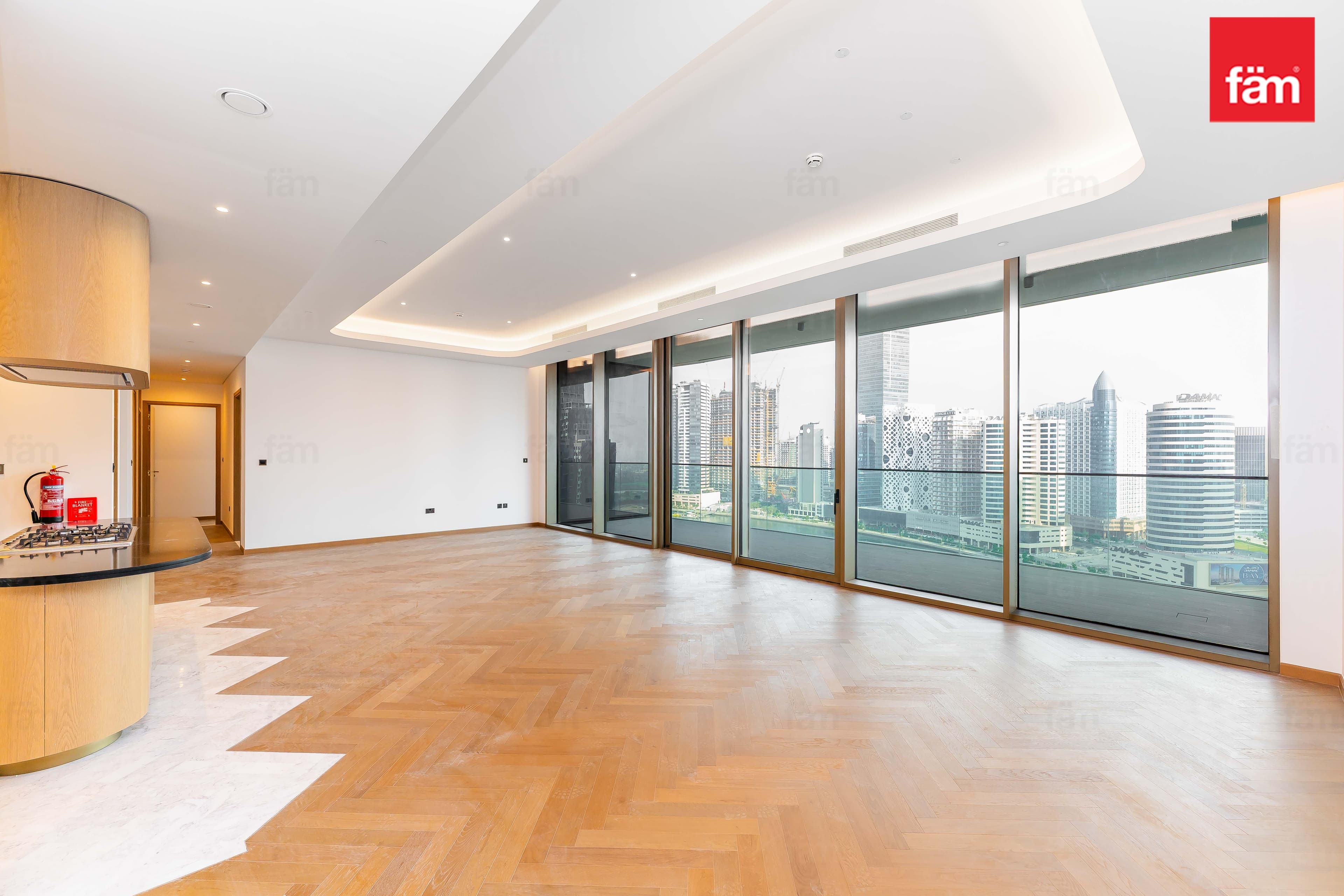 3 bedroom apartment in Jumeirah Living Business Bay, photograph 5 of 20