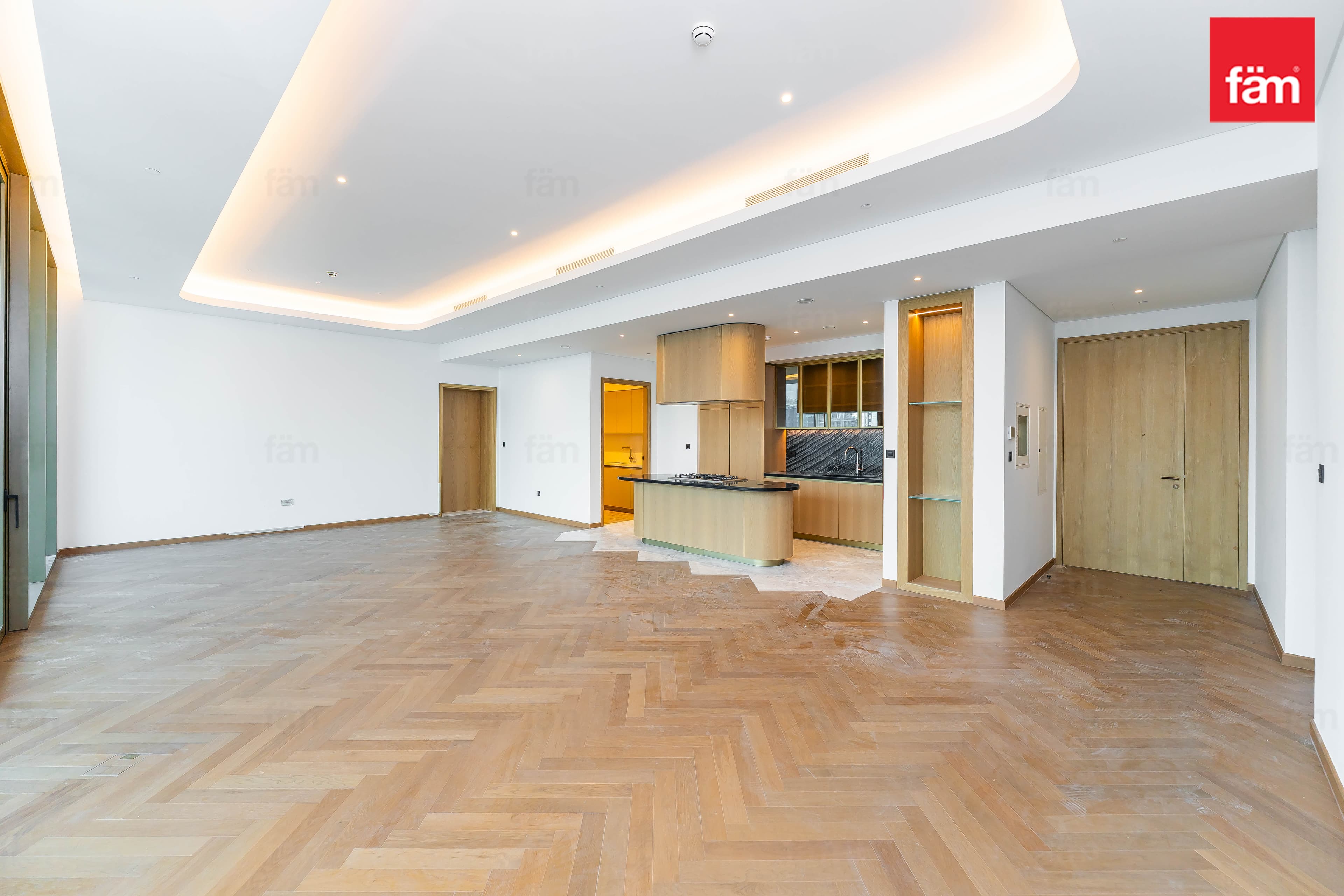 3 bedroom apartment in Jumeirah Living Business Bay, photograph 3 of 20