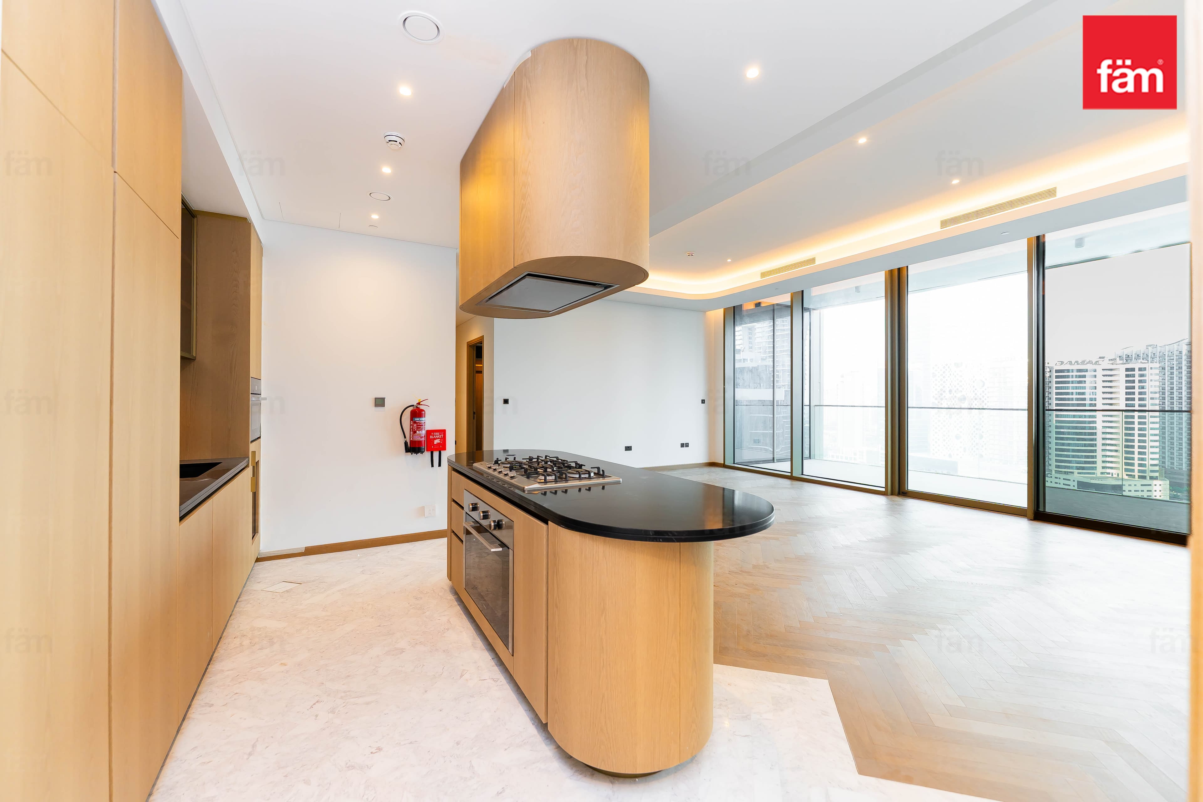 3 bedroom apartment in Jumeirah Living Business Bay, photograph 6 of 20