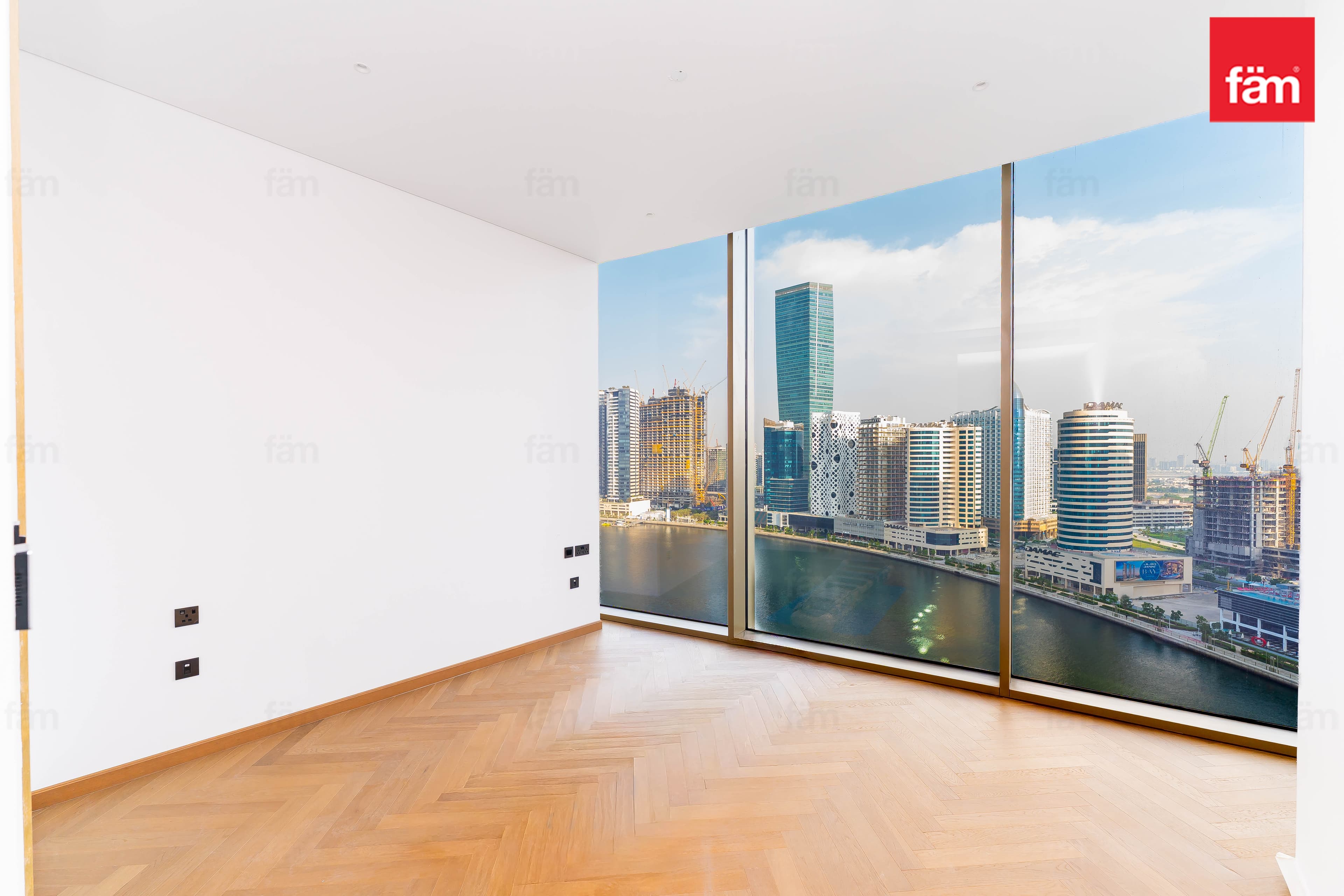 3 bedroom apartment in Jumeirah Living Business Bay, photograph 15 of 20