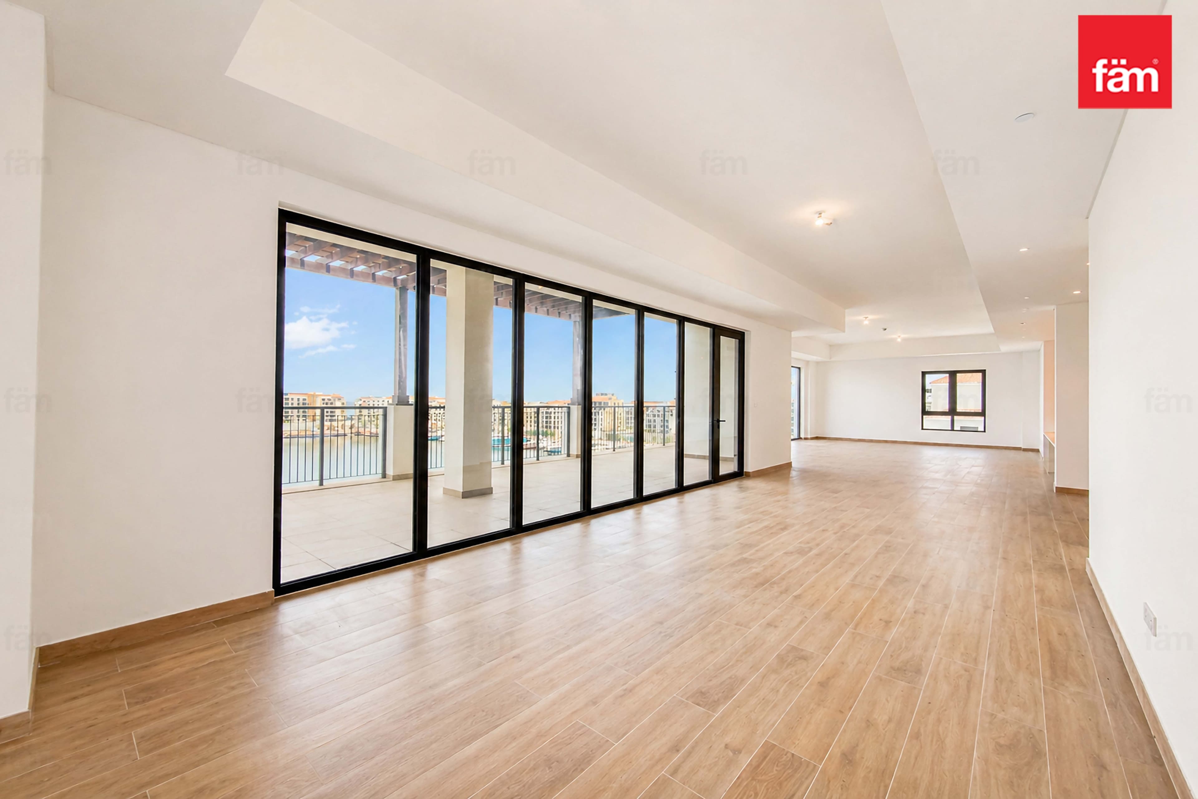 6 bedroom apartment in La Sirene - Building 1, photograph 8 of 20