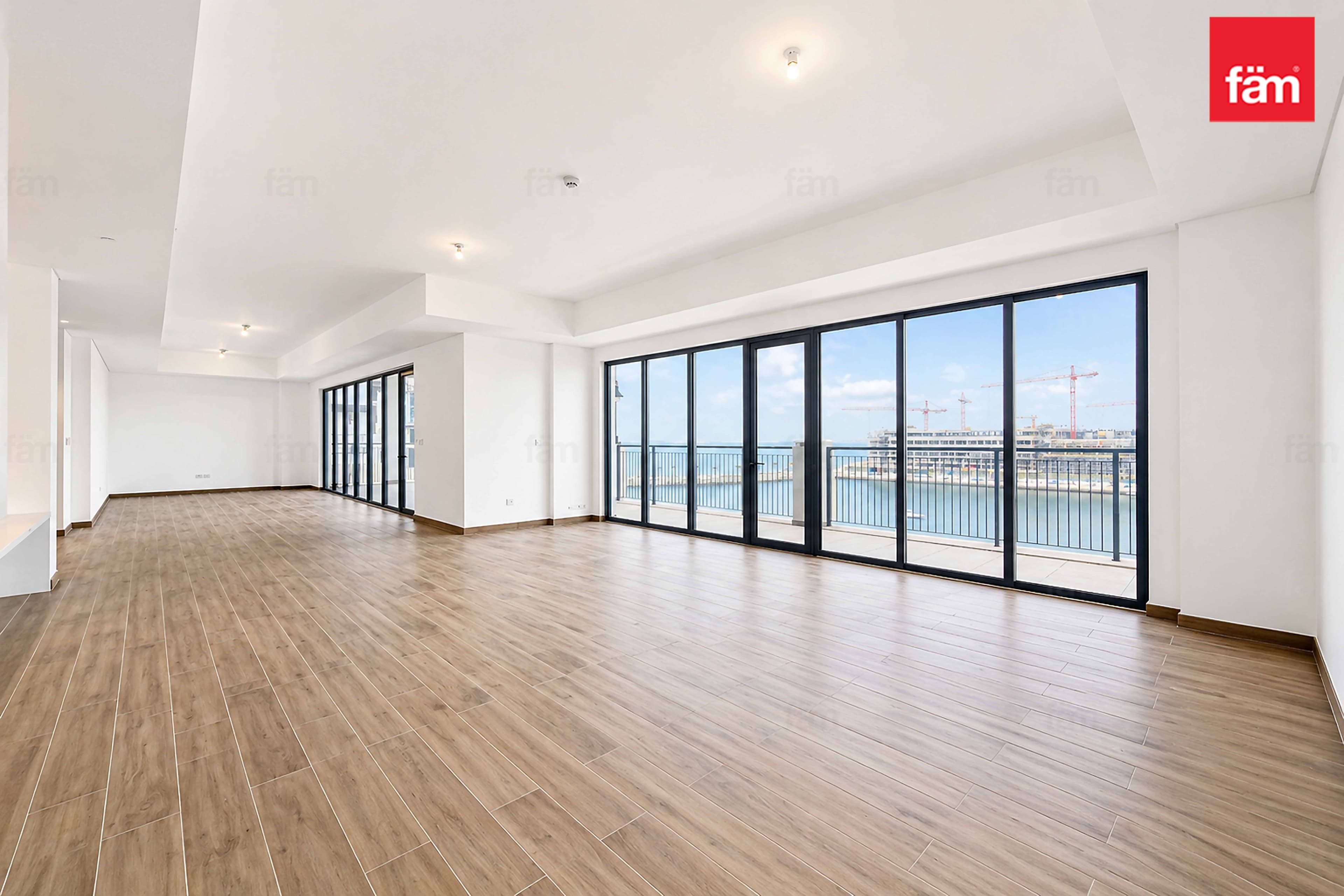 6 bedroom apartment in La Sirene - Building 1, photograph 3 of 20