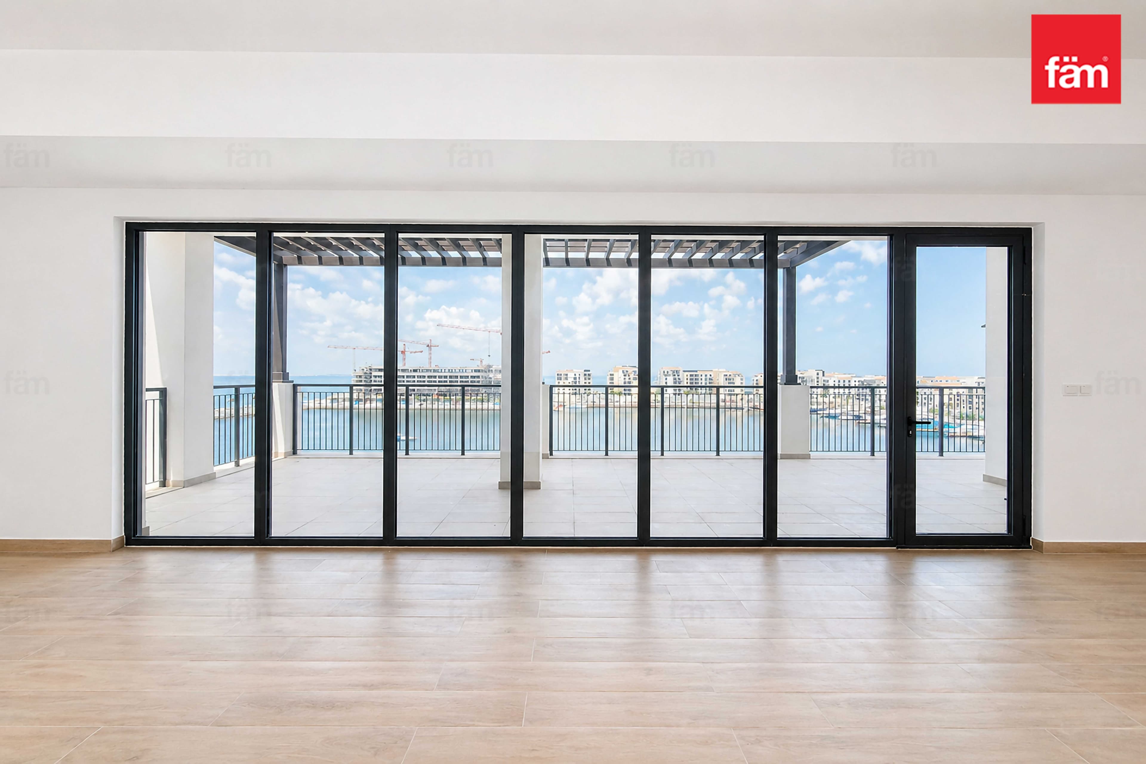 6 bedroom apartment in La Sirene - Building 1, photograph 5 of 20