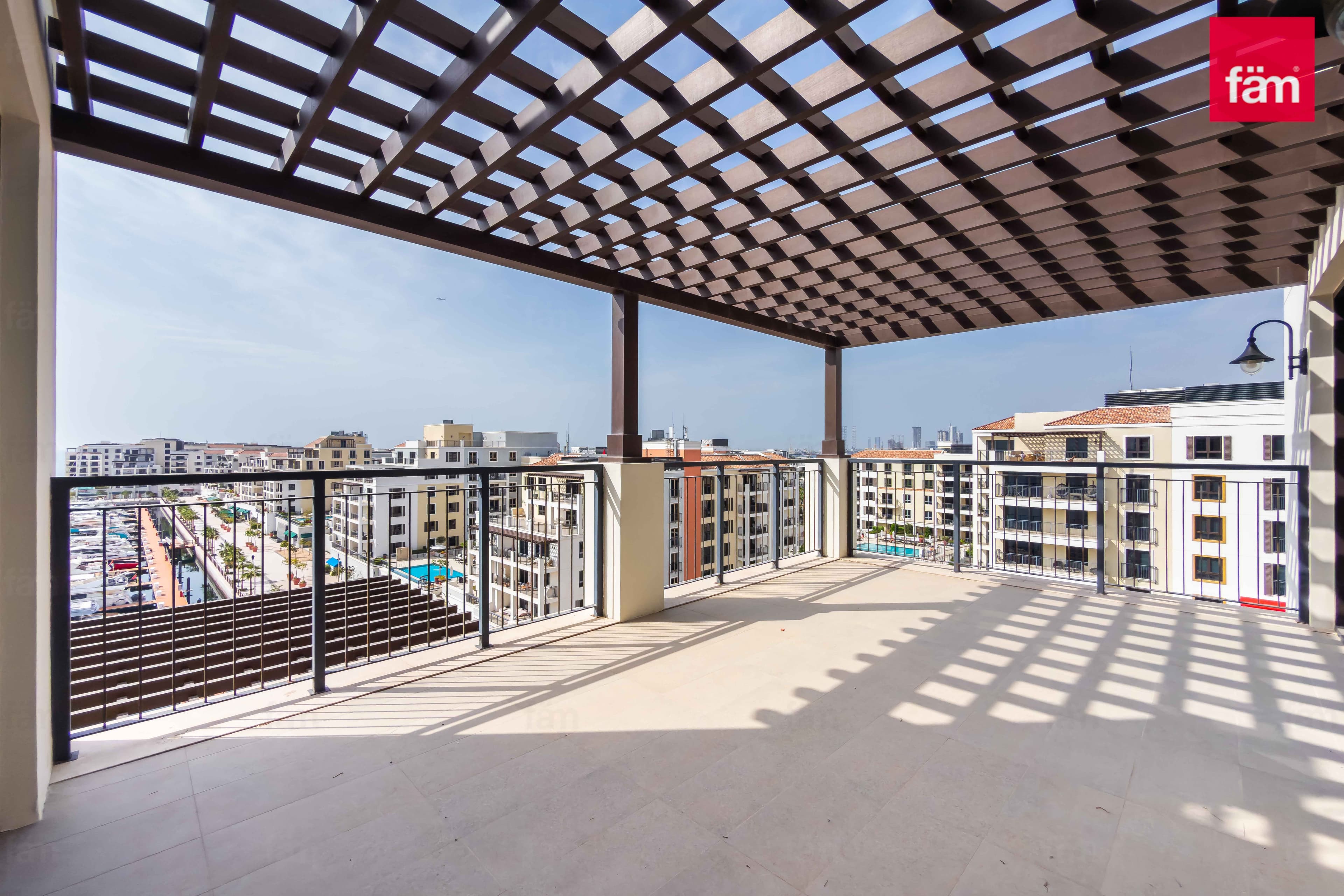 5 bedroom apartment in La Voile Building 1, photograph 11 of 15