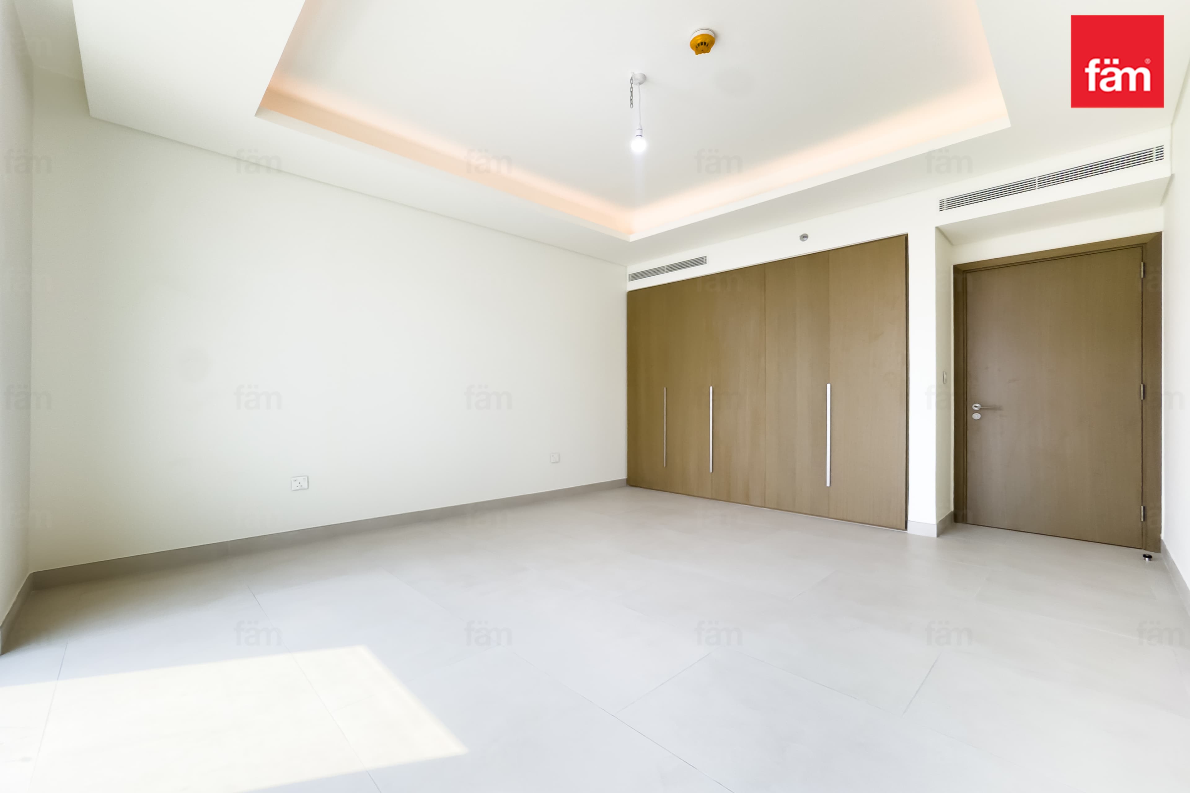 4 bedroom apartment in Laurel at Central Park, photograph 13 of 20