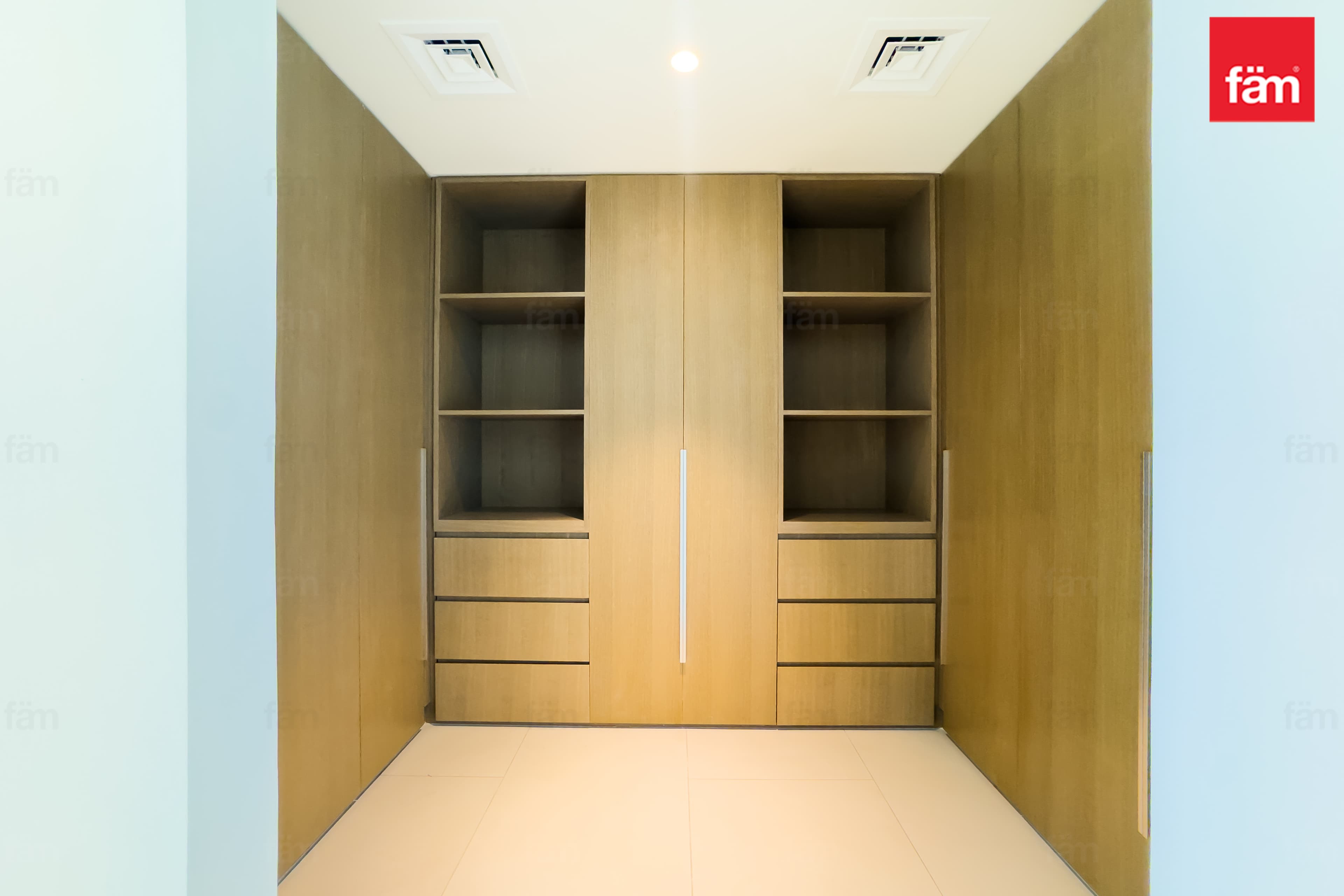 4 bedroom apartment in Laurel at Central Park, photograph 16 of 20
