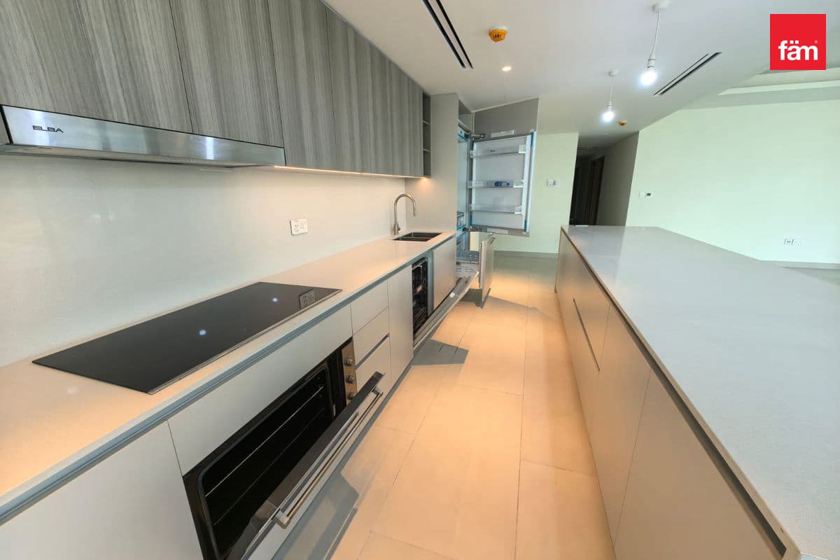 3 bedroom apartment in Laurel at Central Park, photograph 5 of 20