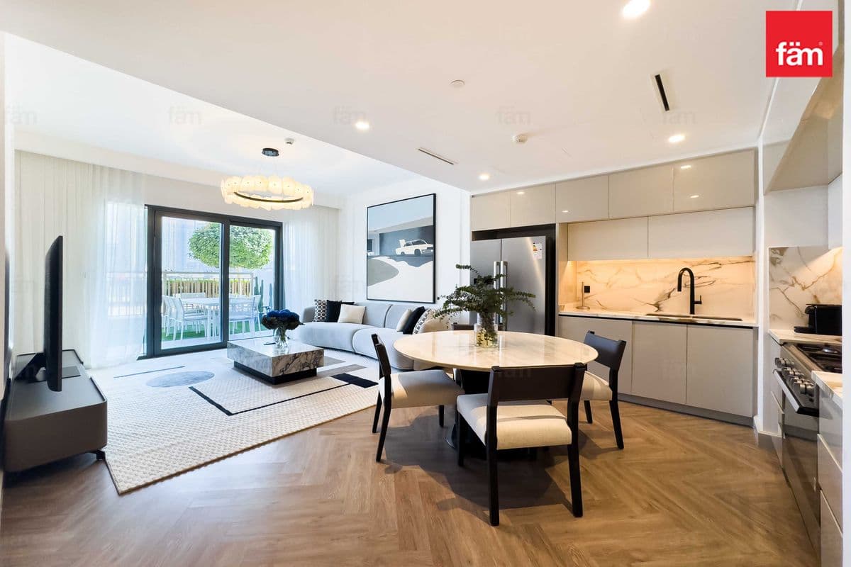 3 bedroom apartment in Marina Vista Podium, photograph 4 of 20