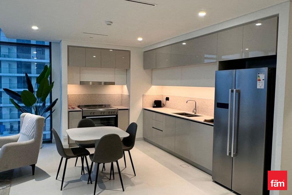 3 bedroom apartment in Marina Vista Tower 2, photograph 10 of 15