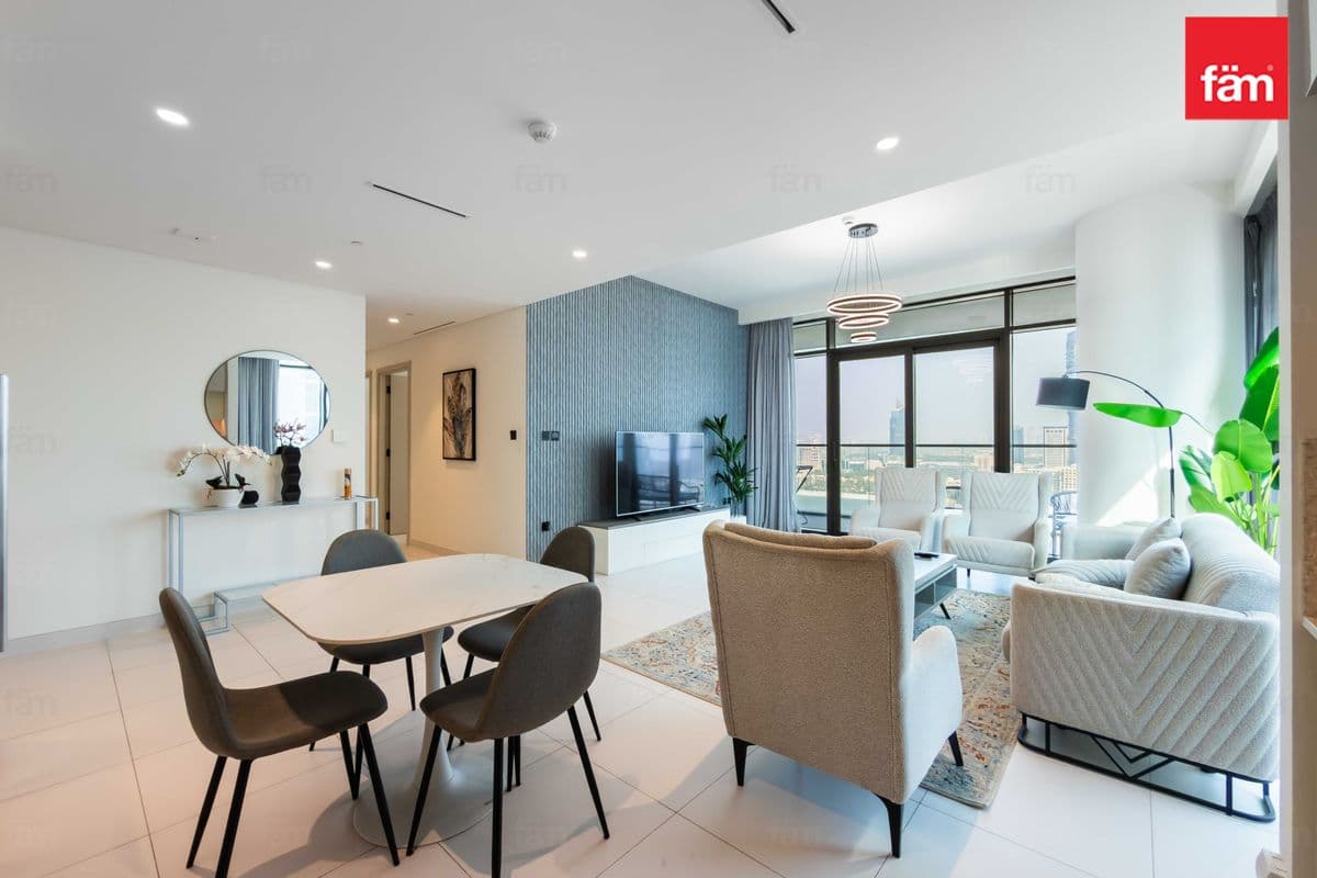 3 bedroom apartment in Marina Vista Tower 2, photograph 3 of 20
