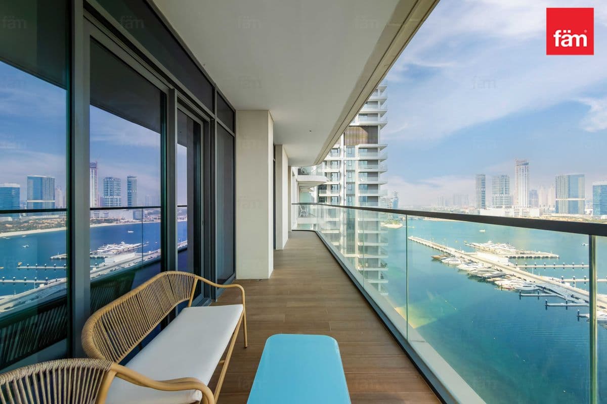 3 bedroom apartment in Marina Vista Tower 2, photograph 2 of 20