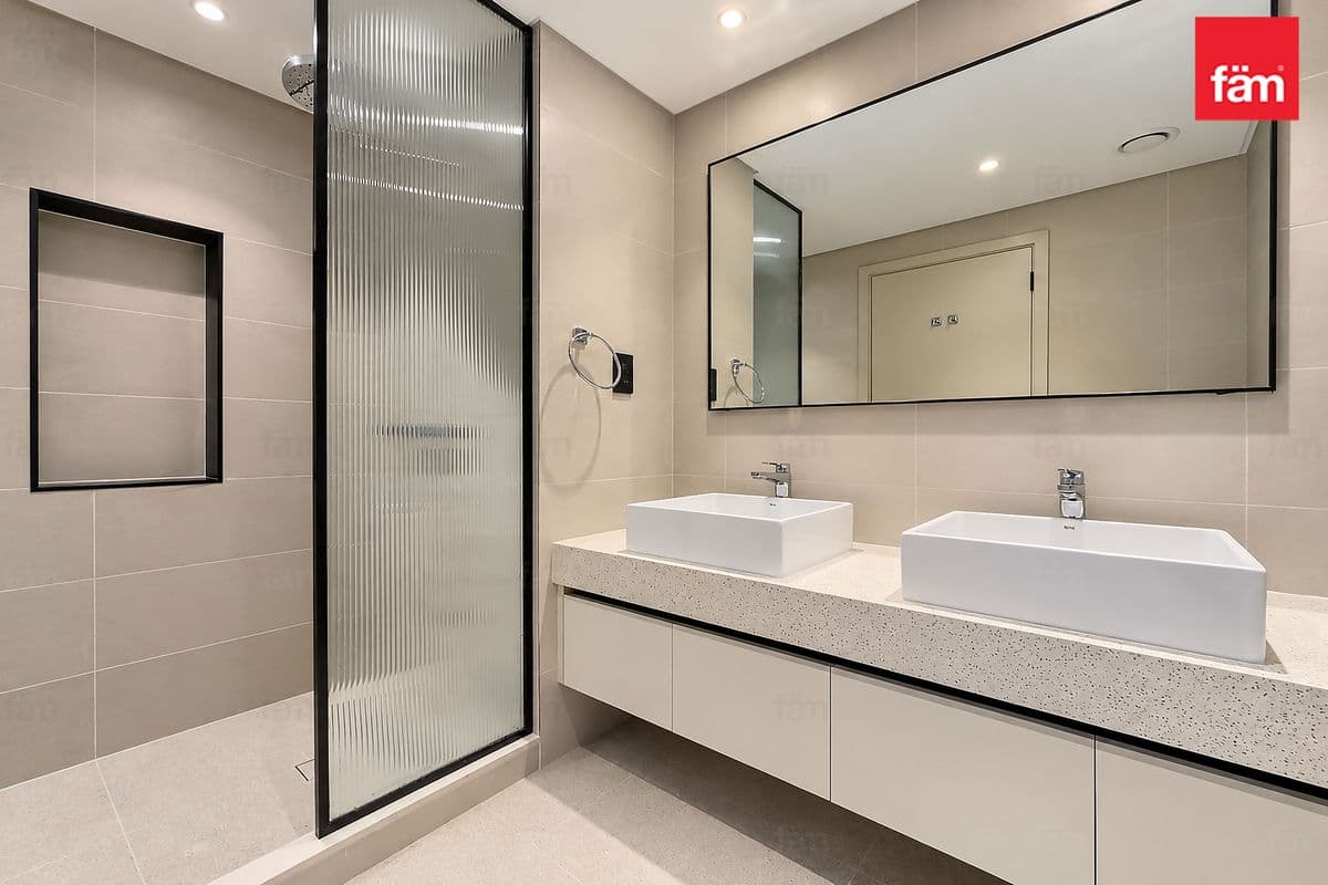 3 bedroom apartment in Marina Vista Tower 2, photograph 17 of 20