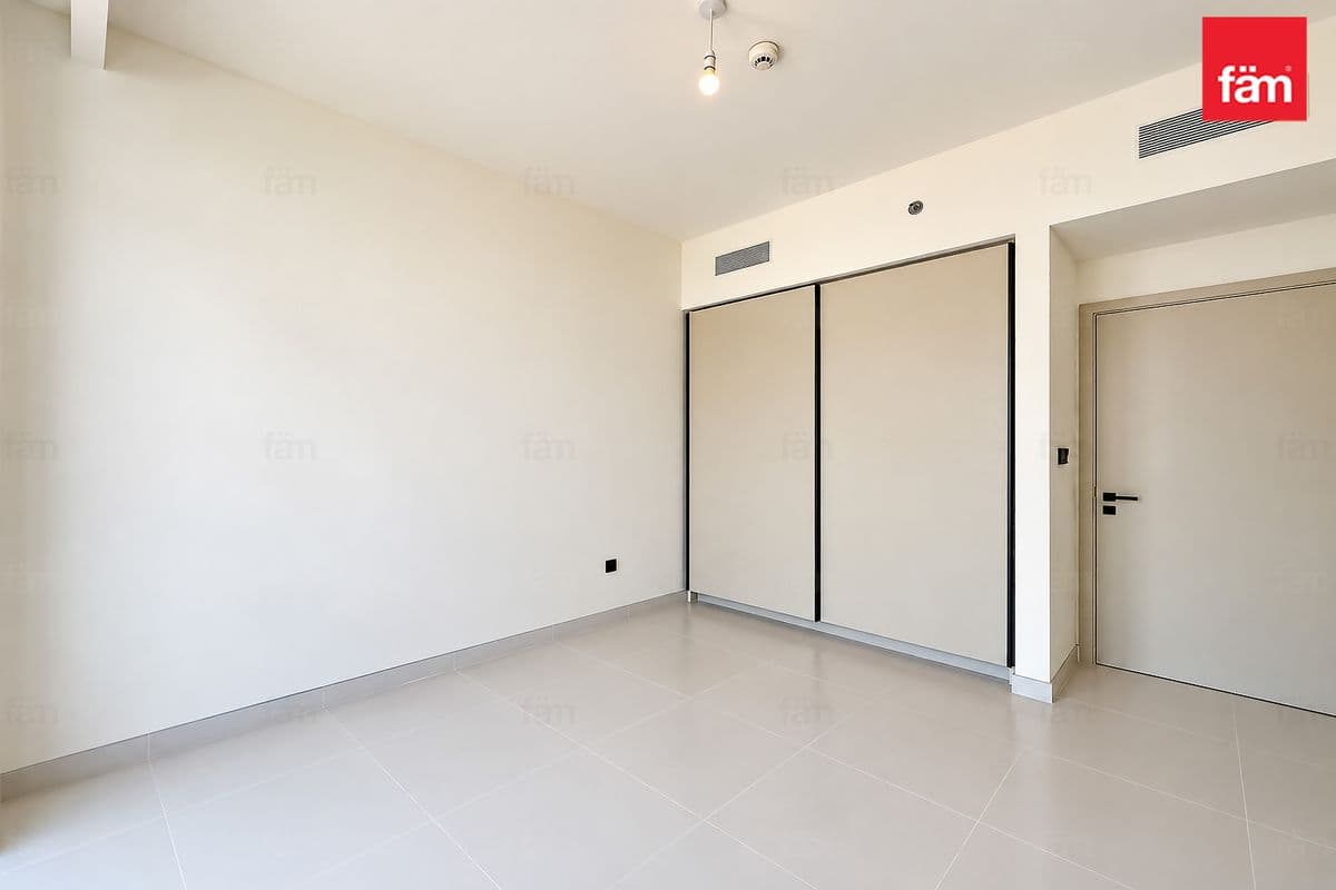 3 bedroom apartment in Marina Vista Tower 2, photograph 13 of 20