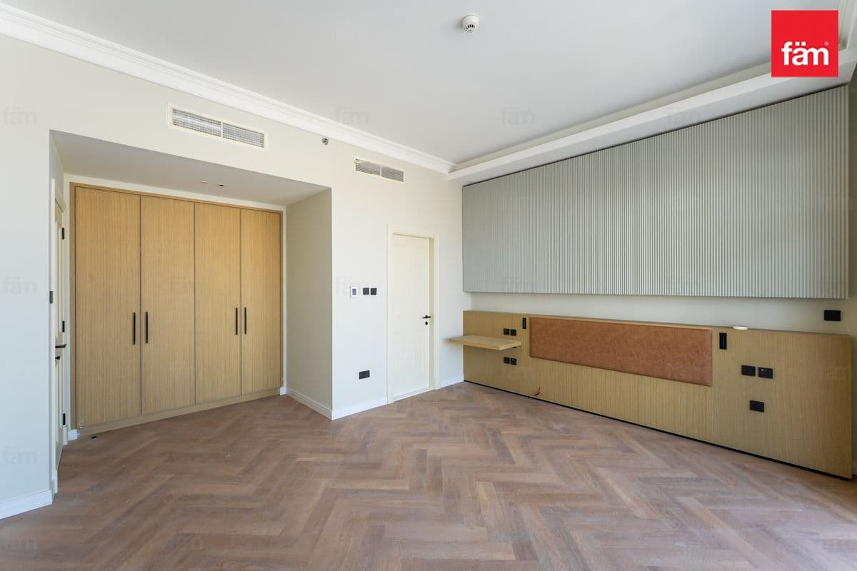 2 bedroom apartment in Marriott Executive Apartments Building 3, photograph 6 of 20