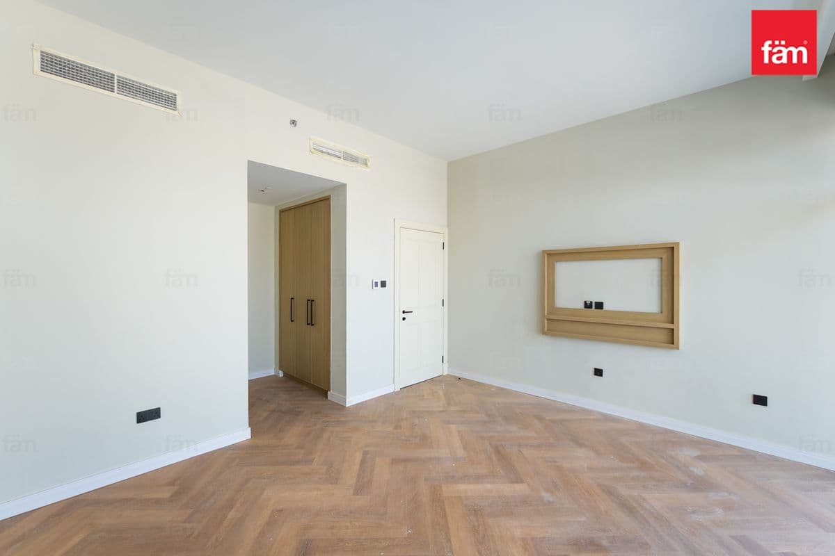 2 bedroom apartment in Marriott Executive Apartments Building 3, photograph 13 of 20
