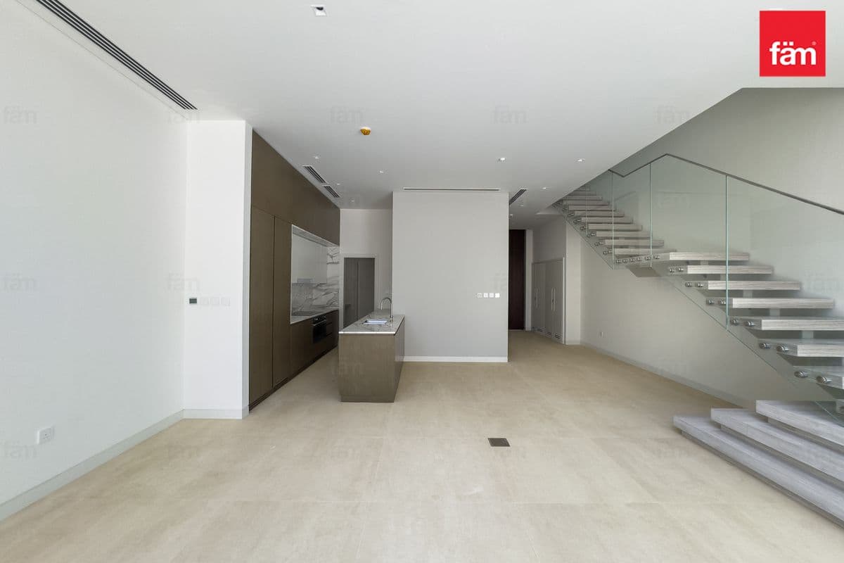 3 bedroom townhouse in Nad Al Sheba Gardens Phase 2, photograph 1 of 20