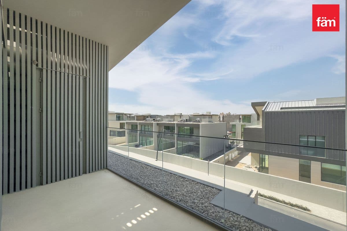 3 bedroom townhouse in Nad Al Sheba Gardens Phase 2, photograph 3 of 20