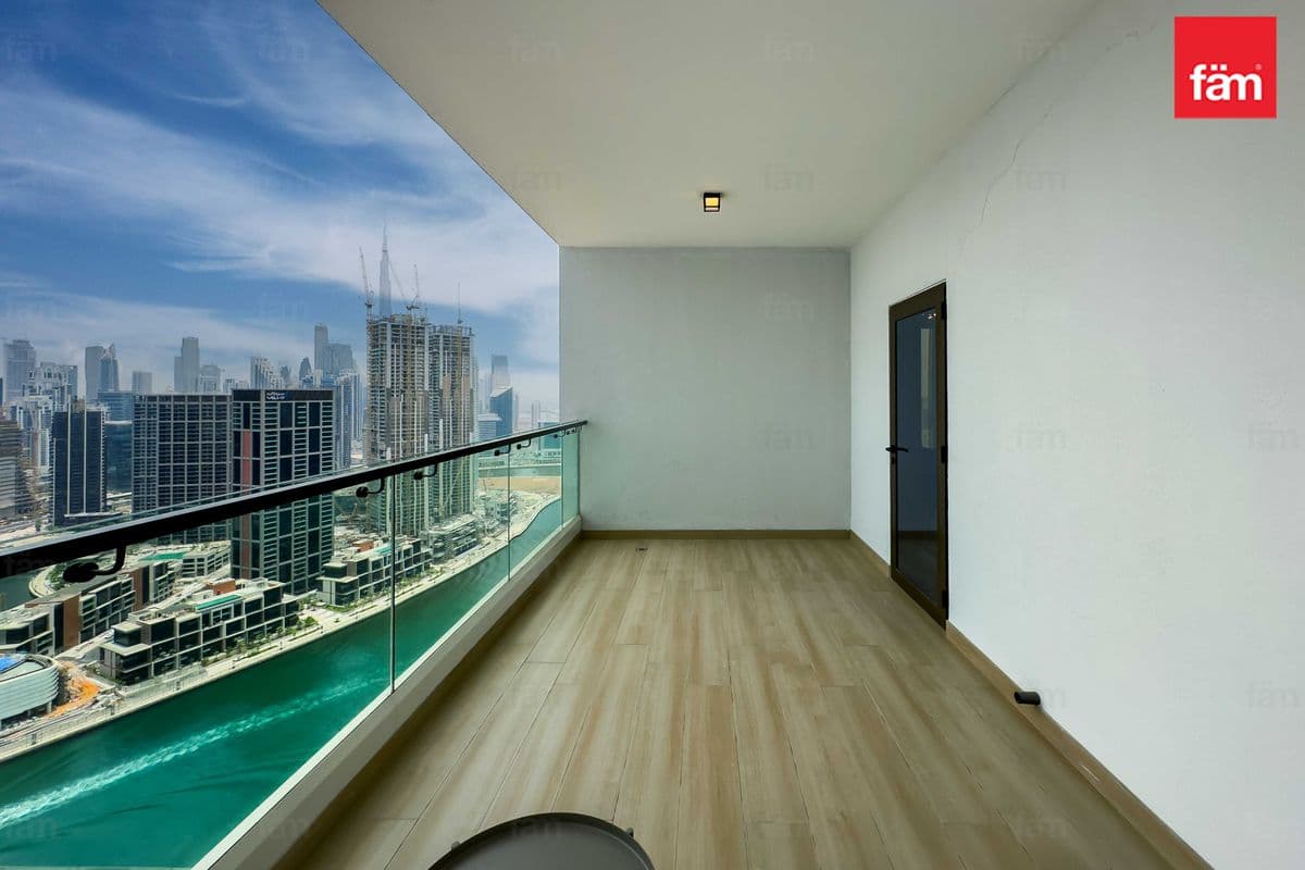 2 bedroom apartment in ONE OF ONE Luxury Residence Collection, photograph 2 of 20