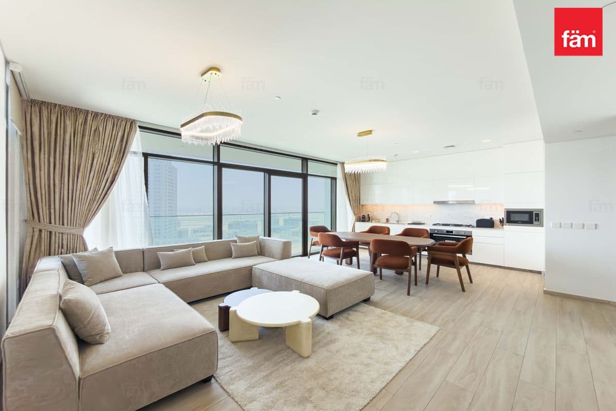 3 bedroom apartment in Palace Residences, photograph 1 of 20