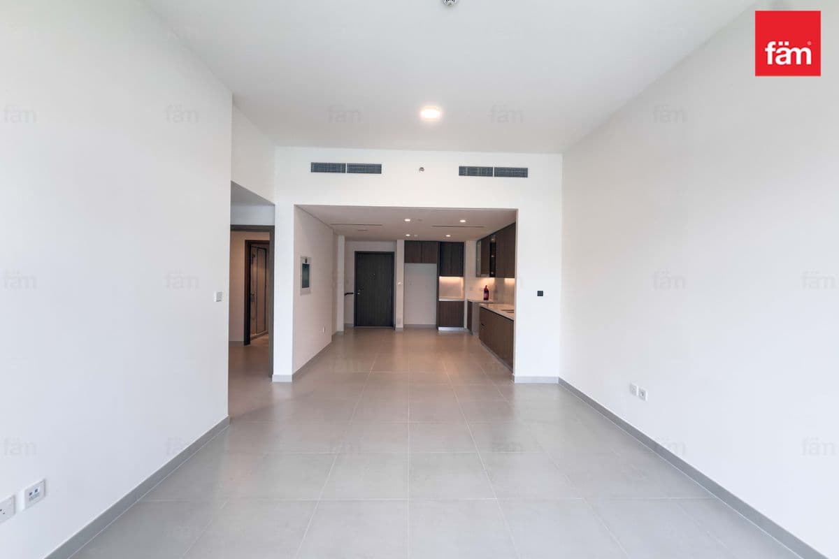 3 bedroom apartment in Palace Residences North, photograph 2 of 20