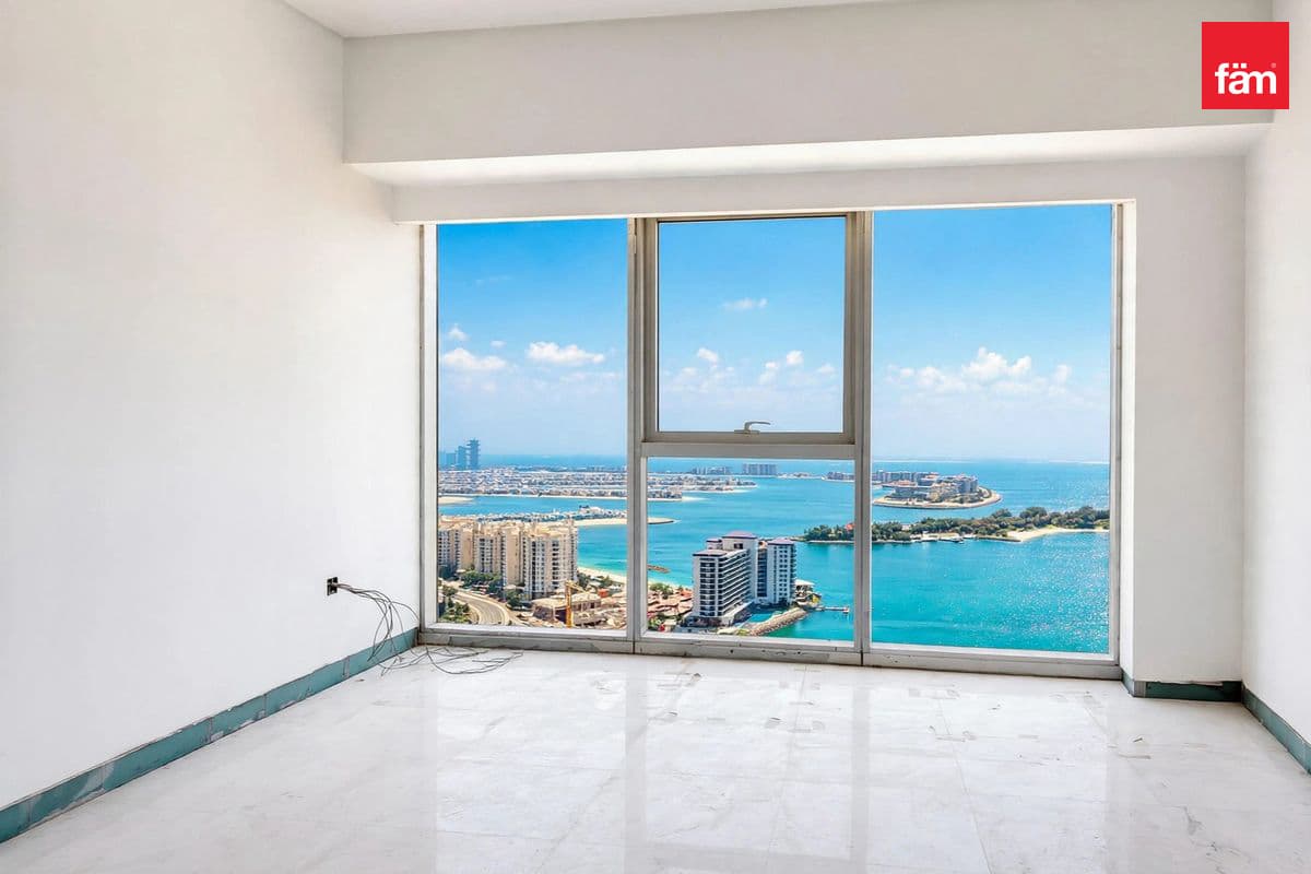 3 bedroom apartment in Palm Beach Tower 1, photograph 3 of 17
