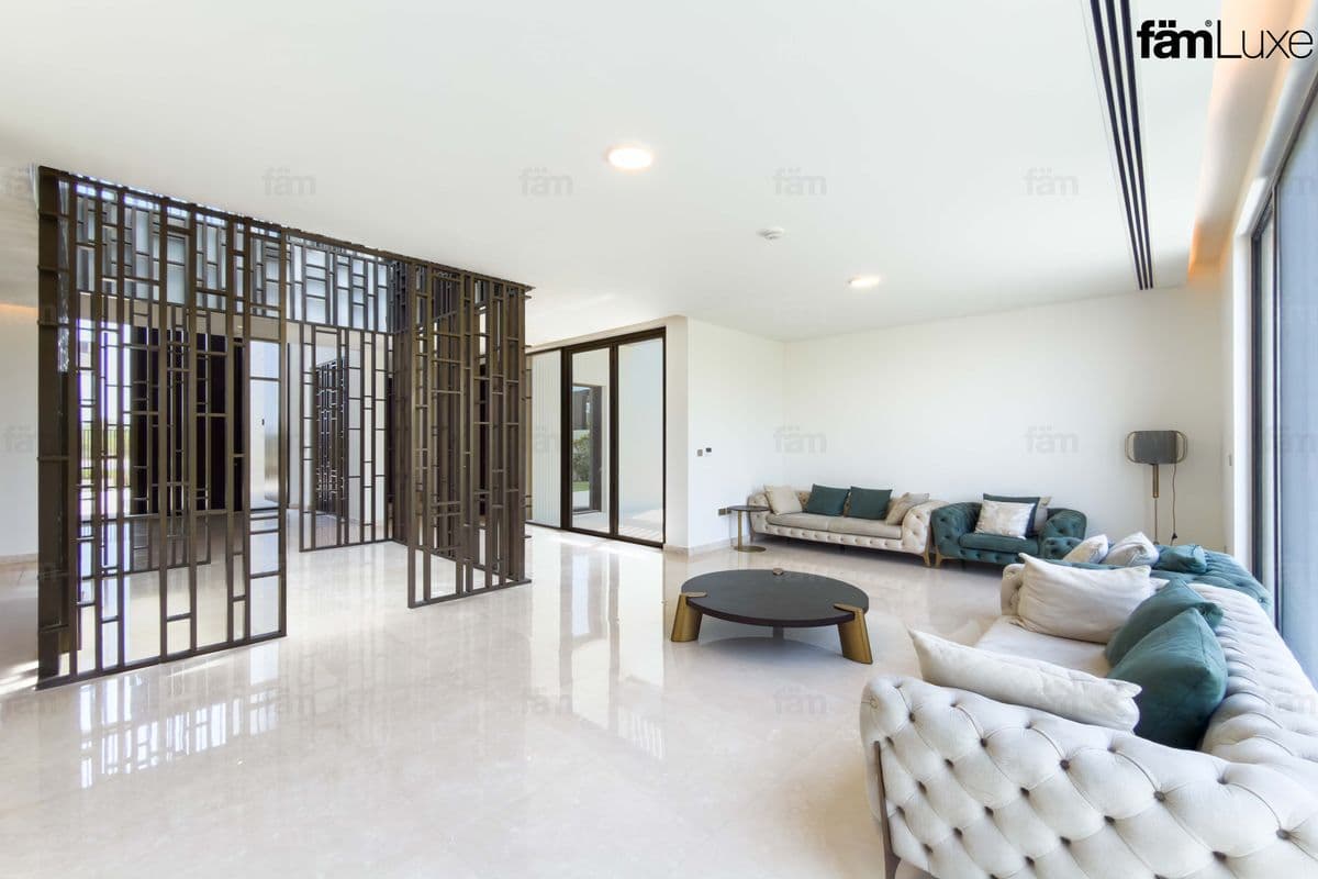 5 bedroom villa in Palm Hills, photograph 6 of 20