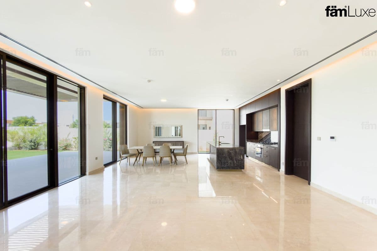 5 bedroom villa in Palm Hills, photograph 7 of 20