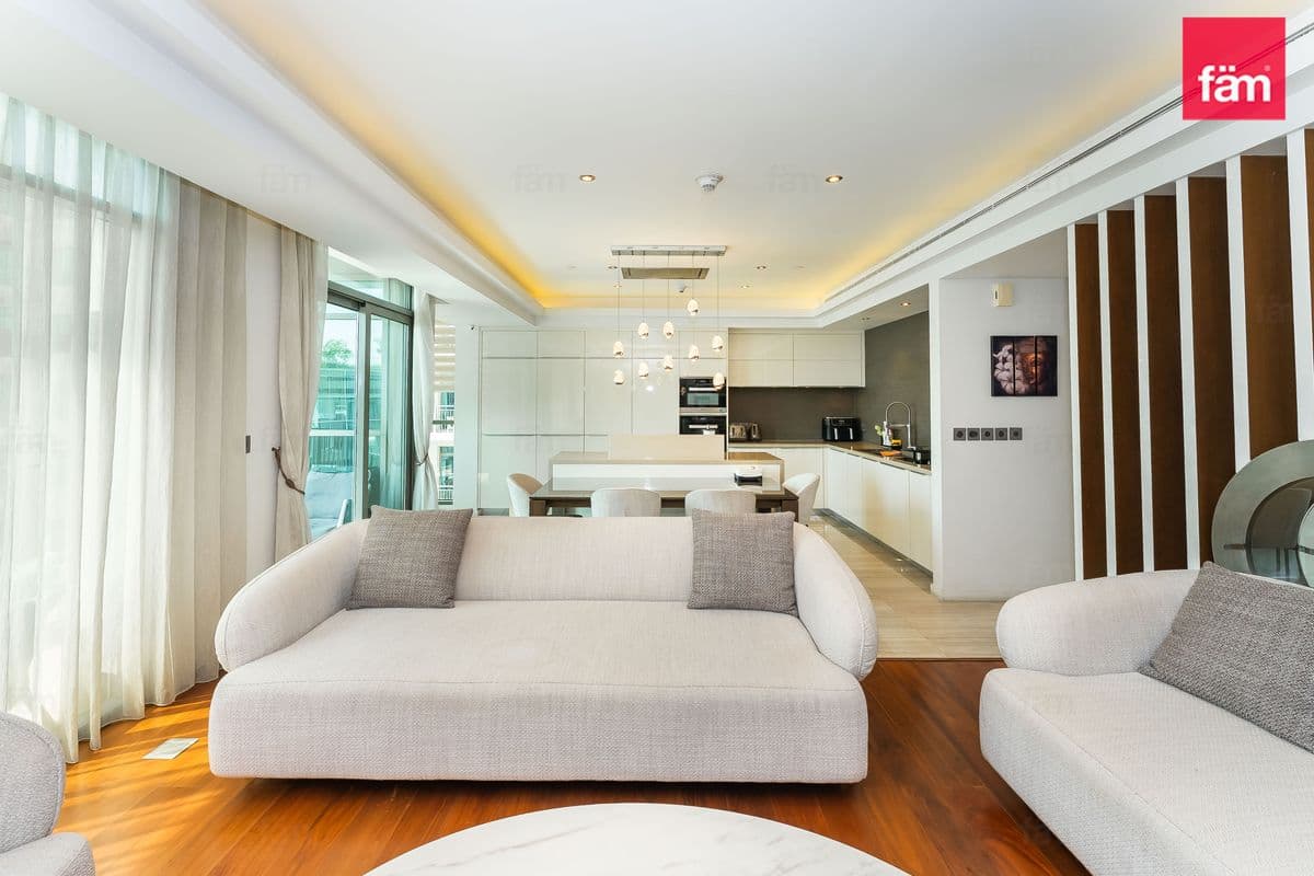 3 bedroom apartment in Panorama at the Views Tower 3, photograph 1 of 20