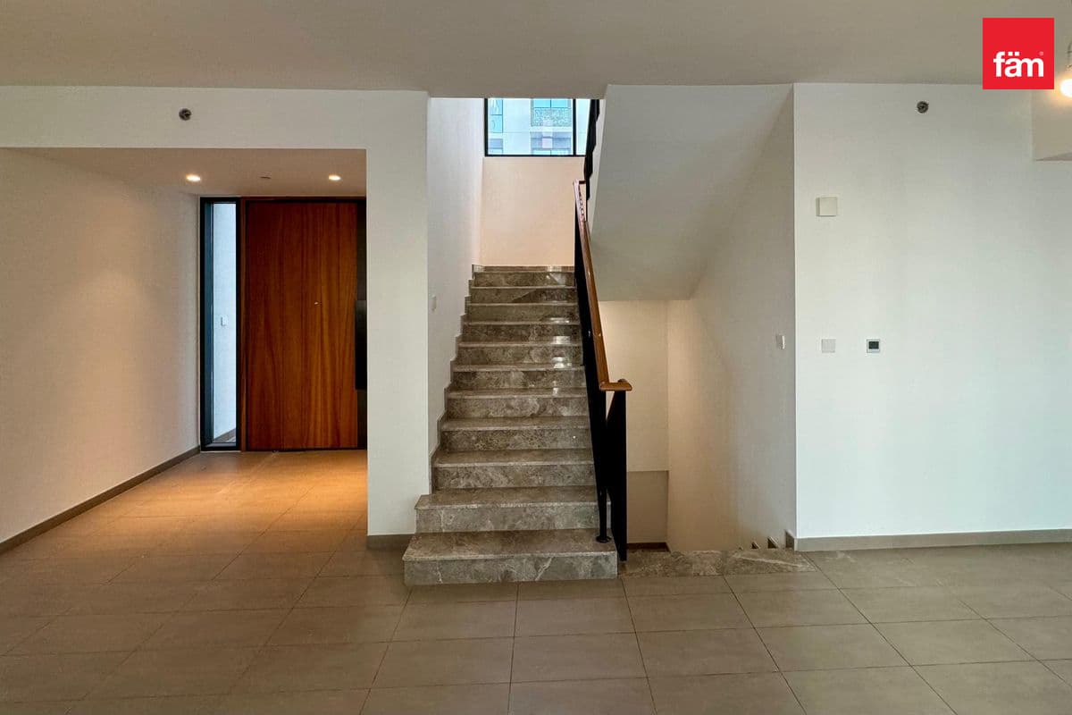 3 bedroom apartment in Park Ridge C, photograph 3 of 13