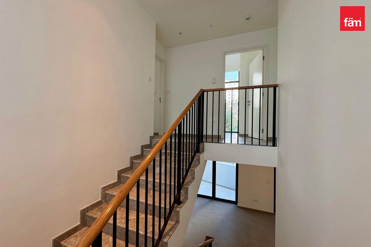 3 bedroom apartment in Park Ridge C, photograph 4 of 13
