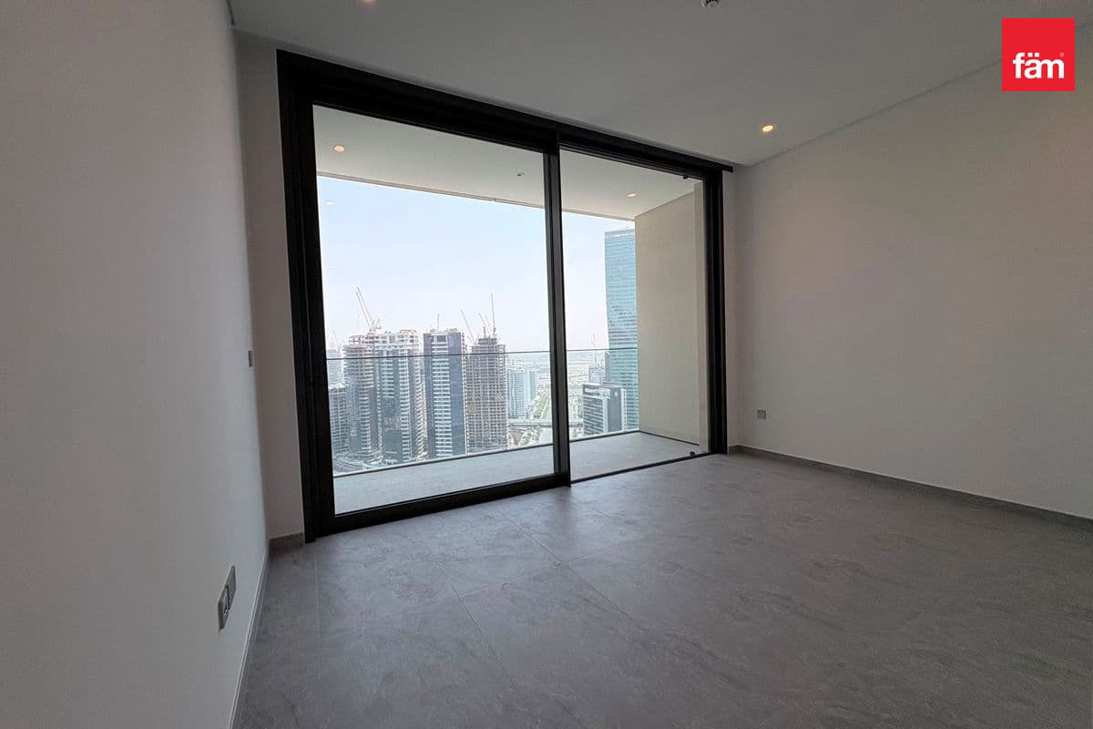 3 bedroom apartment in Peninsula Four, photograph 13 of 20