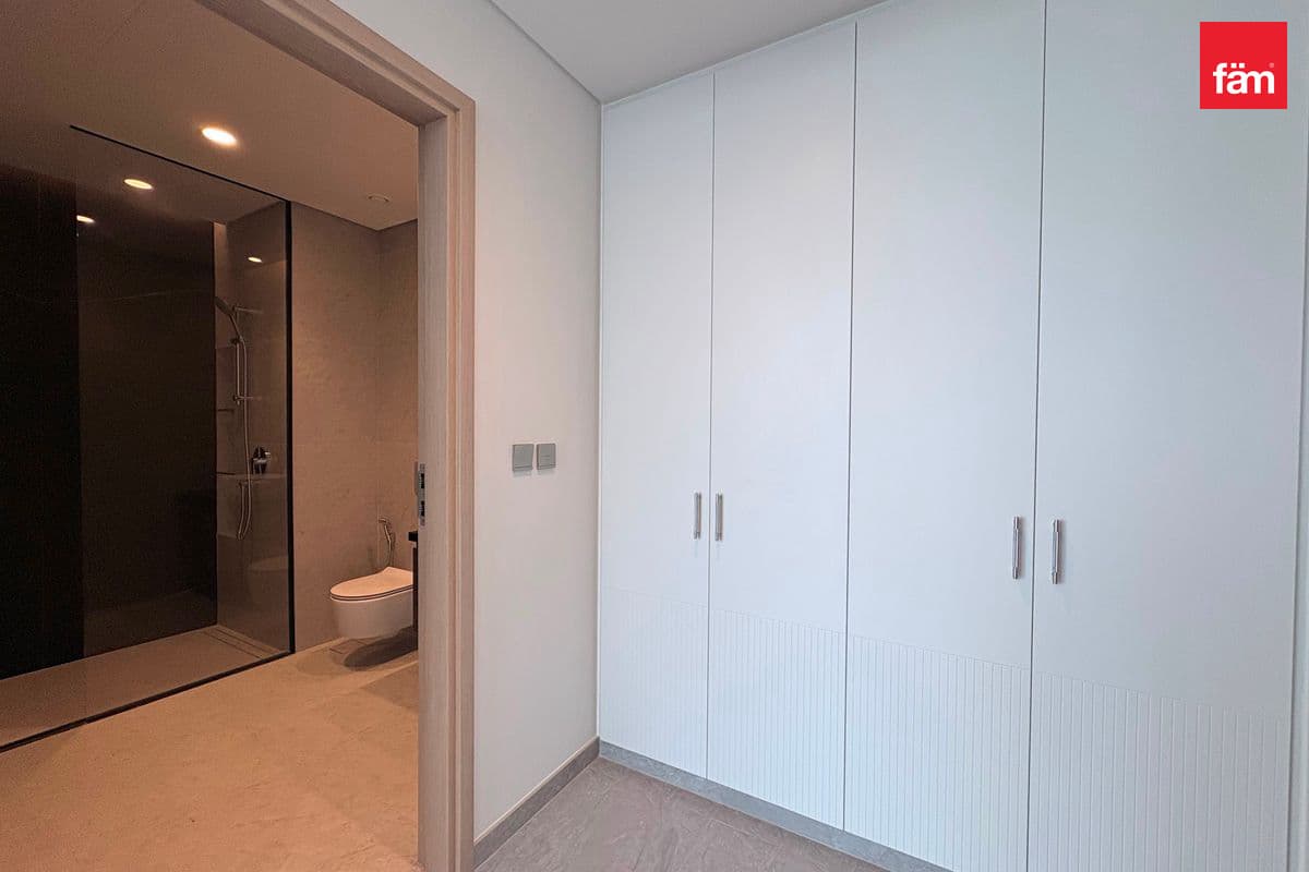 3 bedroom apartment in Peninsula Four, photograph 12 of 20