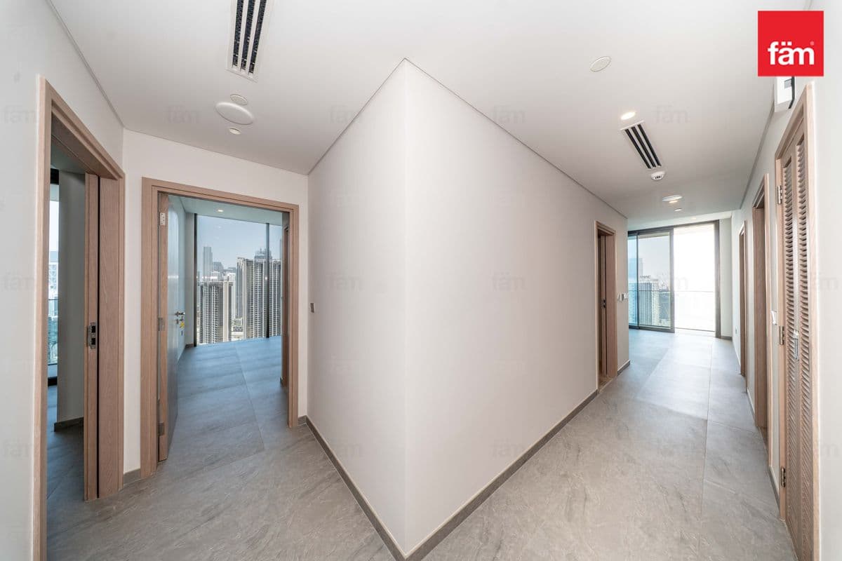 3 bedroom apartment in Peninsula Four, photograph 12 of 20