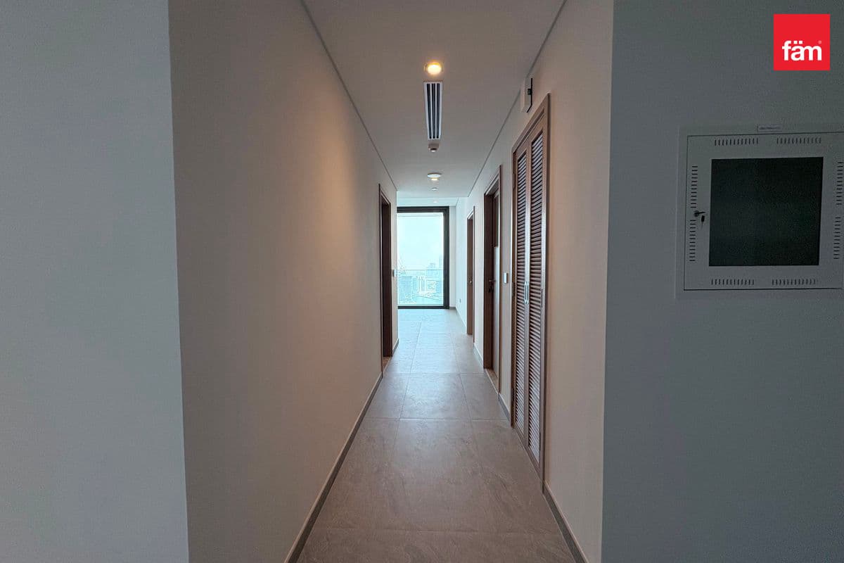 3 bedroom apartment in Peninsula Four, photograph 15 of 20