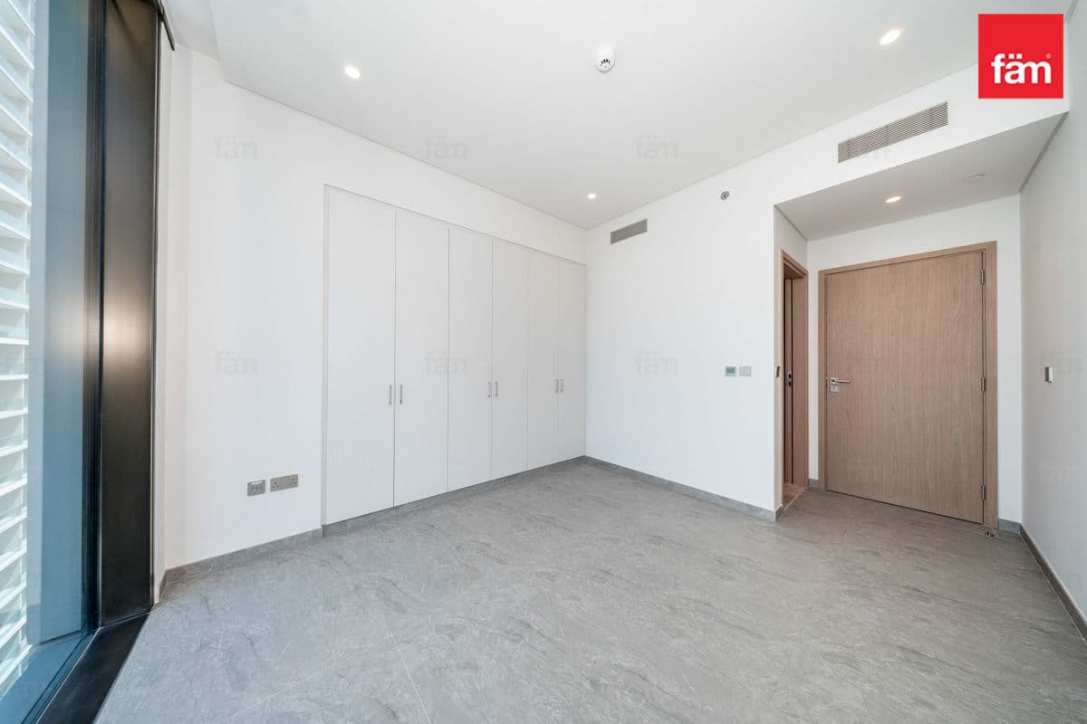 3 bedroom apartment in Peninsula Four, photograph 17 of 20
