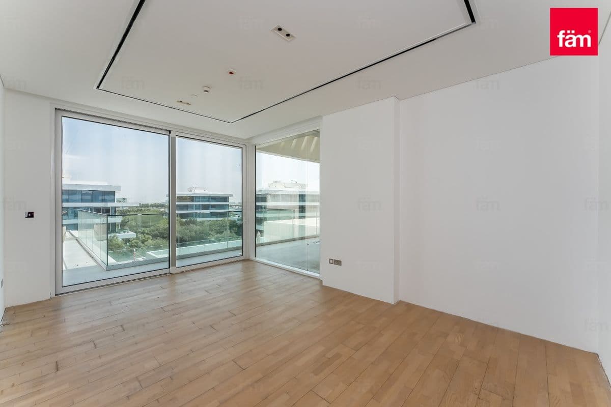 3 bedroom apartment in Seventh Heaven, photograph 1 of 15