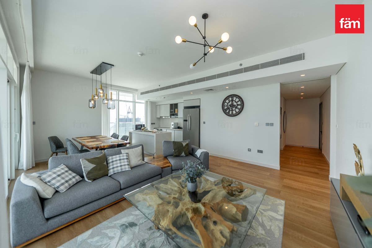 3 bedroom apartment in Sunrise Bay Tower 1, photograph 1 of 20