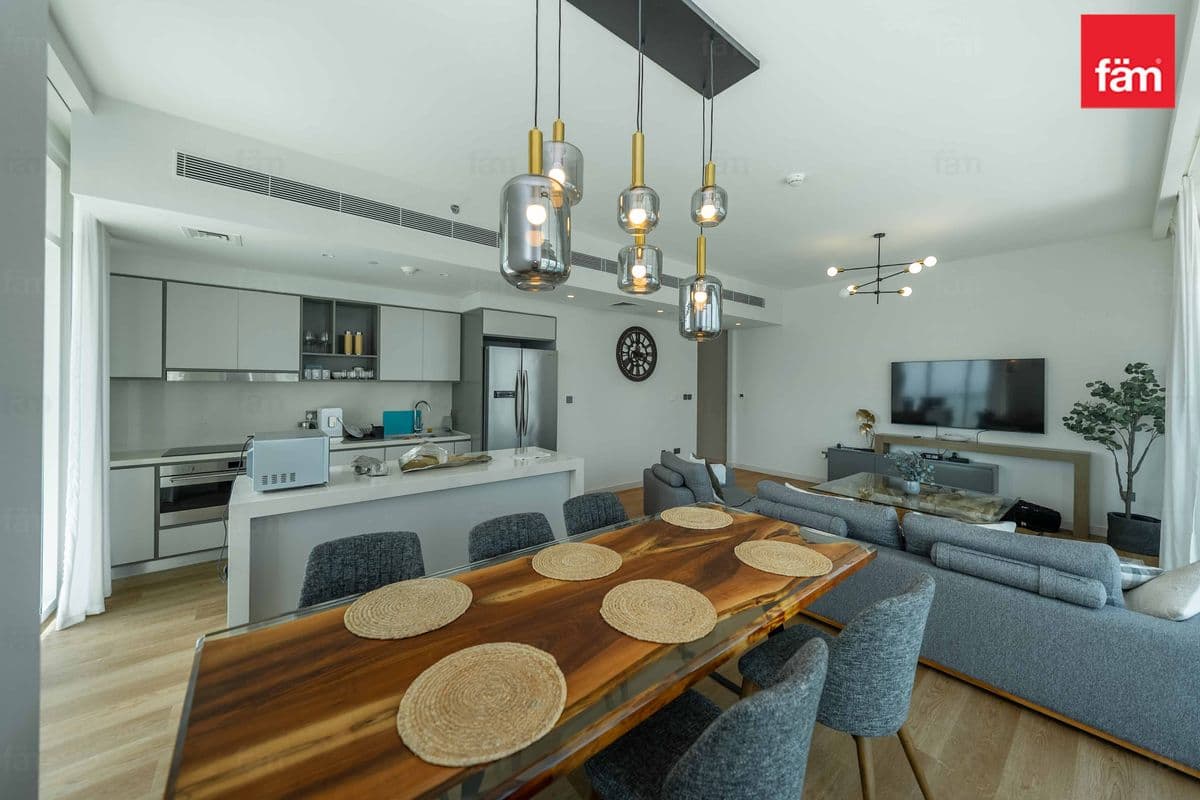 3 bedroom apartment in Sunrise Bay Tower 1, photograph 3 of 20