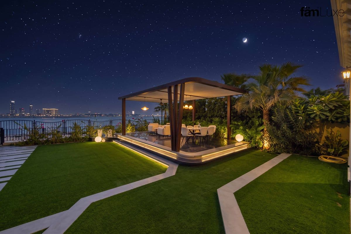 5 bedroom townhouse in Sur La Mer, photograph 18 of 20