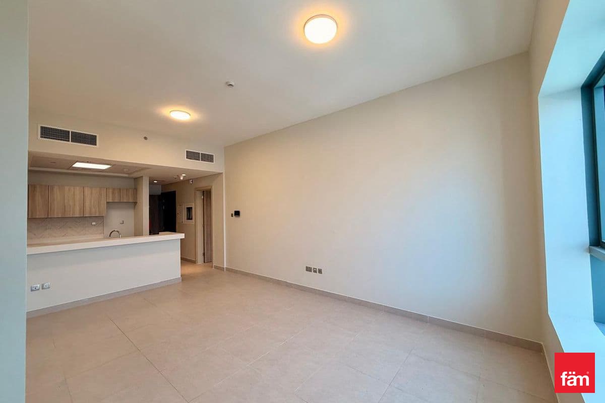 1 bedroom apartment in Sway Residences, photograph 2 of 16