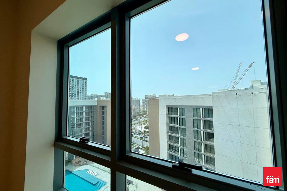 1 bedroom apartment in Sway Residences, photograph 15 of 16