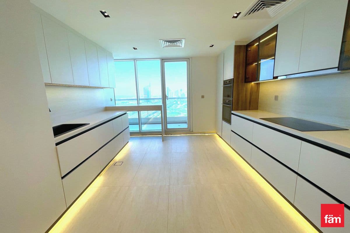 3 bedroom apartment in Tamweel Tower, photograph 6 of 20