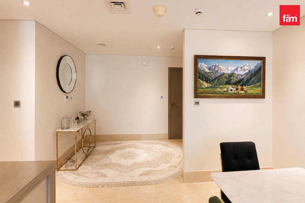 3 bedroom apartment in The 8, photograph 4 of 18