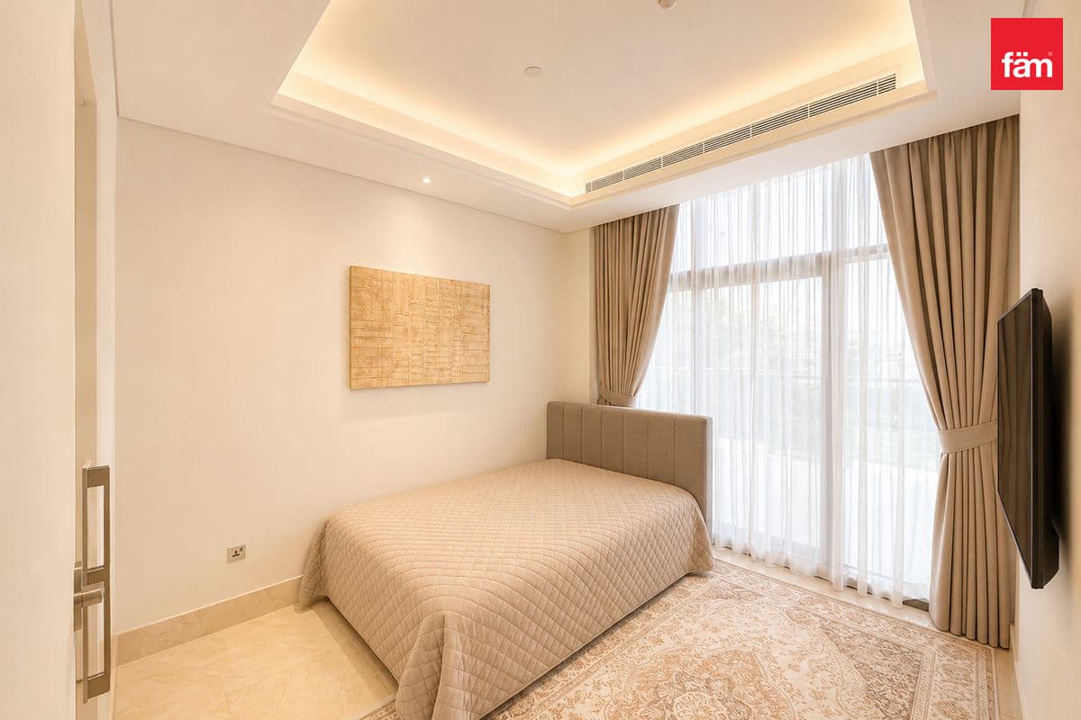 3 bedroom apartment in The 8, photograph 10 of 18