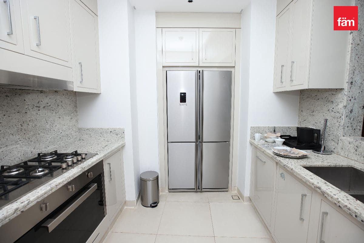 3 bedroom apartment in The Address Sky View Tower 1, photograph 2 of 18