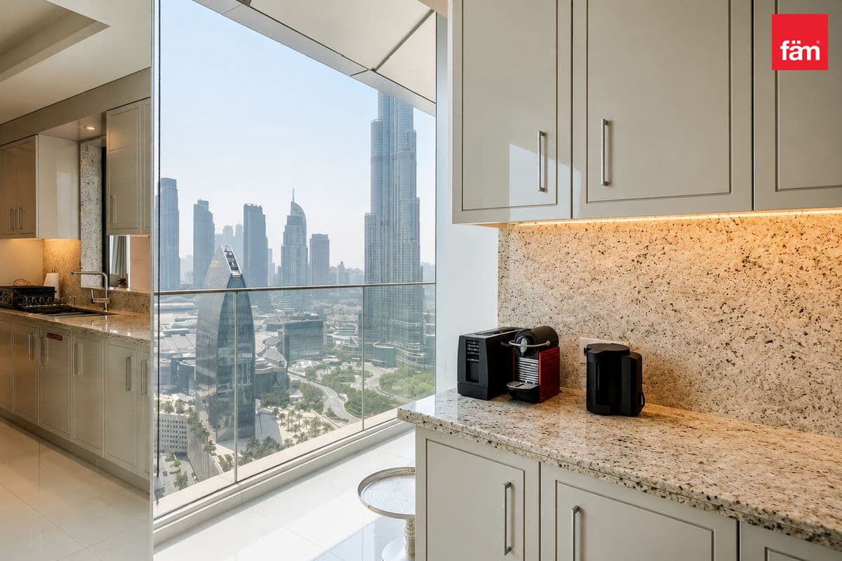 3 bedroom apartment in The Address Sky View Tower 2, photograph 4 of 13