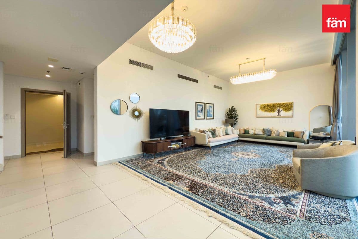 3 bedroom apartment in The Grand, photograph 11 of 20
