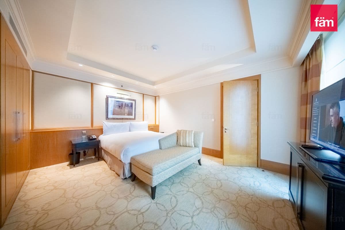 1 bedroom apartment in The Ritz-Carlton - DIFC, photograph 2 of 16