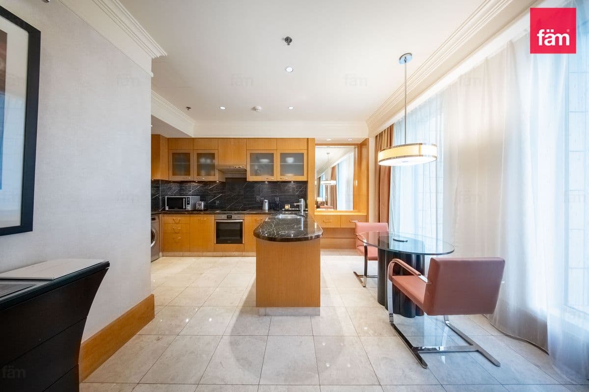 2 bedroom apartment in The Ritz-Carlton - DIFC, photograph 2 of 15